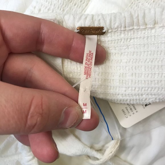 FREE PEOPLE- MEDIUM WHITE SQUARE NECK AIN'T SHE A BEAUT PUFF SLEEVE DRESS - Picture 6 of 9